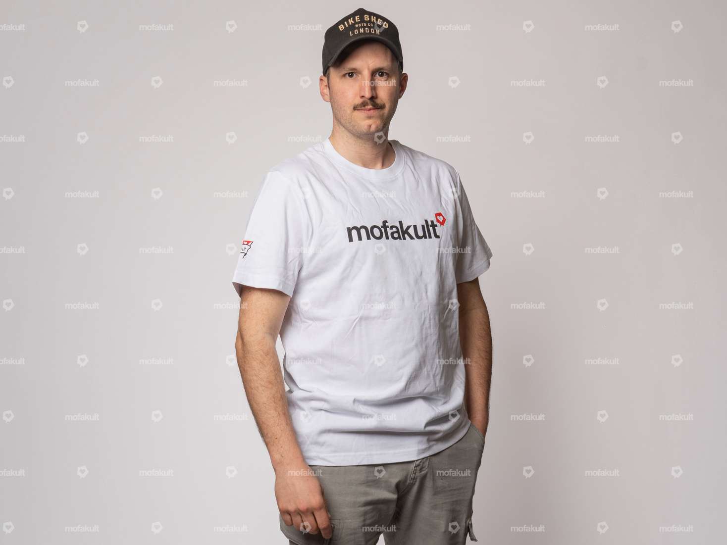 mk-Merch T-Shirt "Heart" UNISEX white Carousel Image 1
