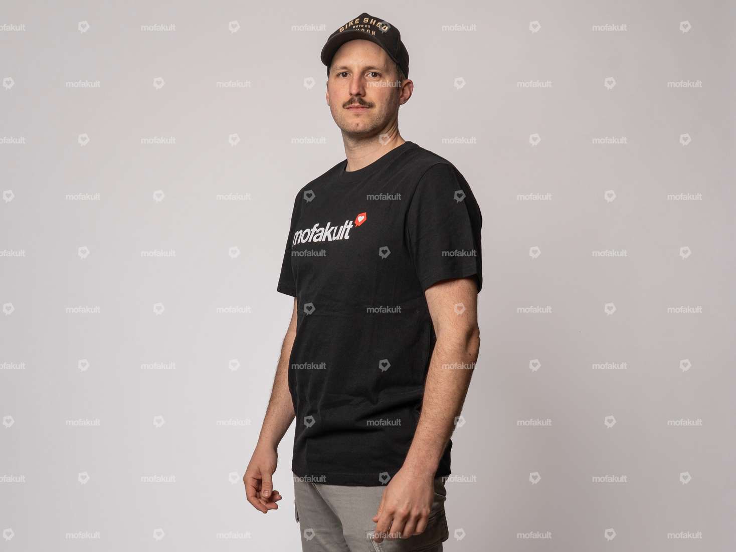 mk-Merch T-Shirt "Heart" UNISEX black Carousel Image 3