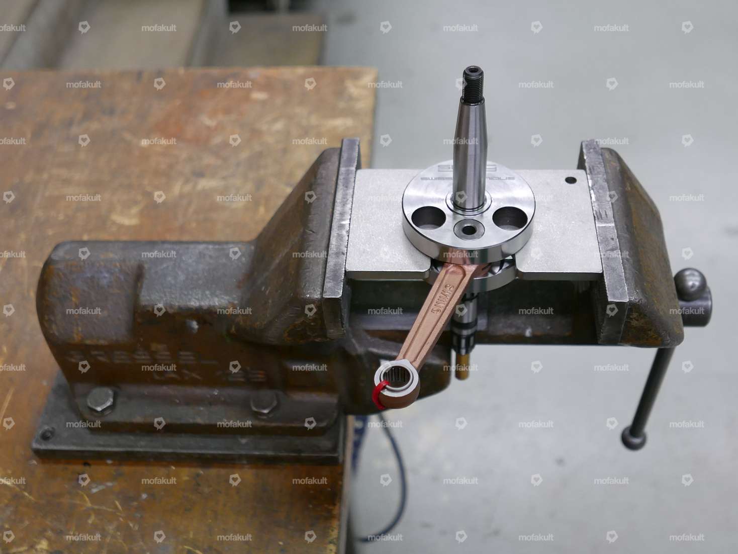 swiing® revival crankshaft holder (for mounting the bearings) Carousel Image 4