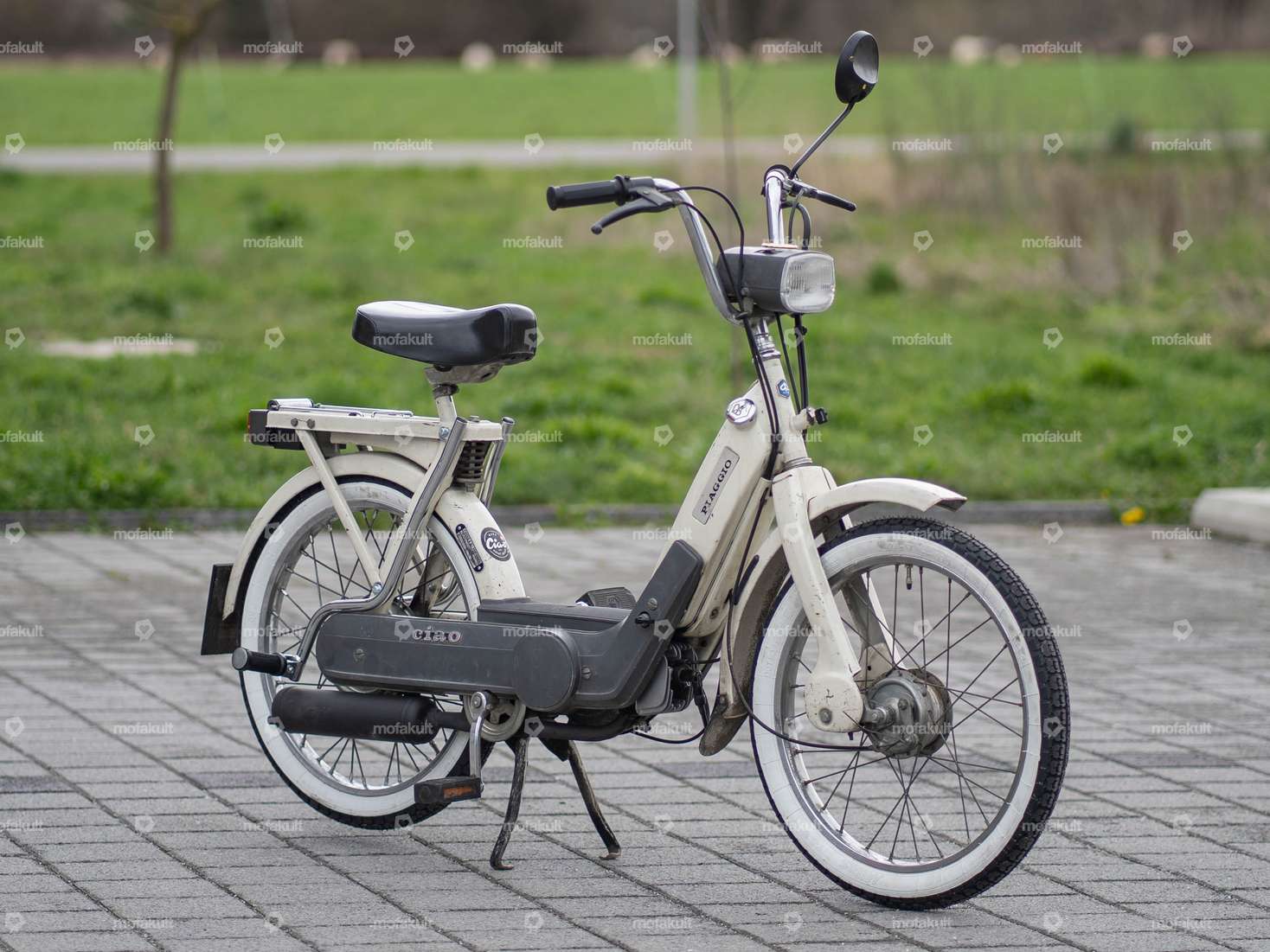 Footrests rider chrome | Piaggio Ciao P Carousel Image 4