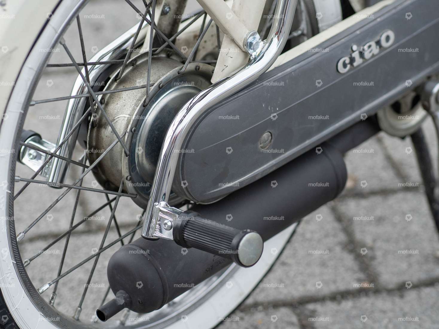 Footrests rider chrome | Piaggio Ciao P Carousel Image 5