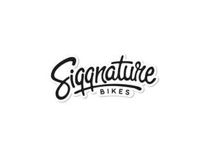 Siggnature sticker "Siggnature Bikes" 70 x 30 mm white Siggnature sticker "Siggnature Bikes" 70 x 30 mm white